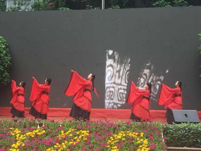 迎校慶 講實驗人自己的故事 --記重慶市實驗學校&ldquo;第二十屆百花節活動&rdquo;