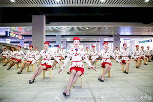 重慶高校空姐禮儀快閃秀驚艷亮相，整齊劃一風姿引眾人圍觀